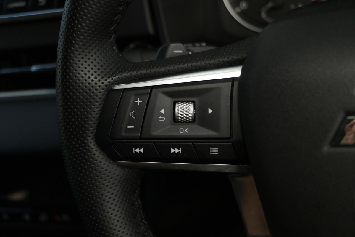 2024 Mitsubishi Outlander LS ZM