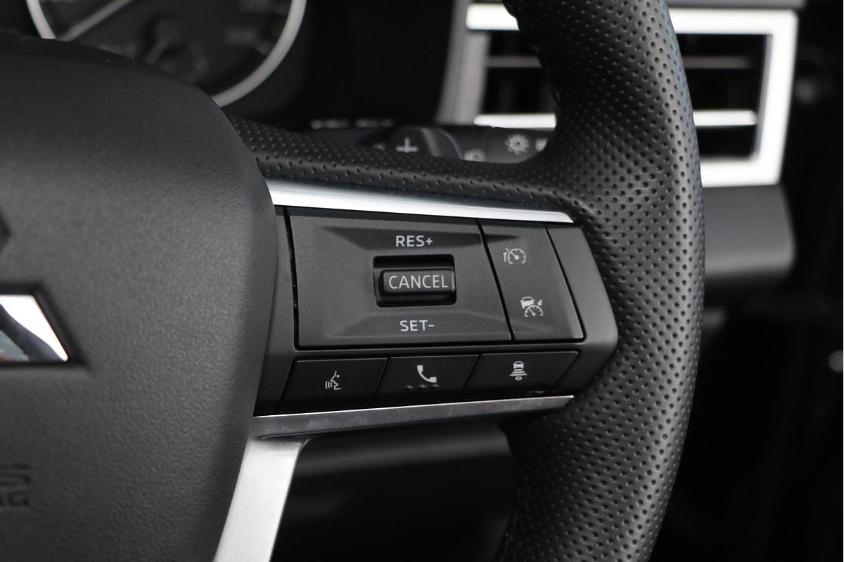 2024 Mitsubishi Outlander LS ZM