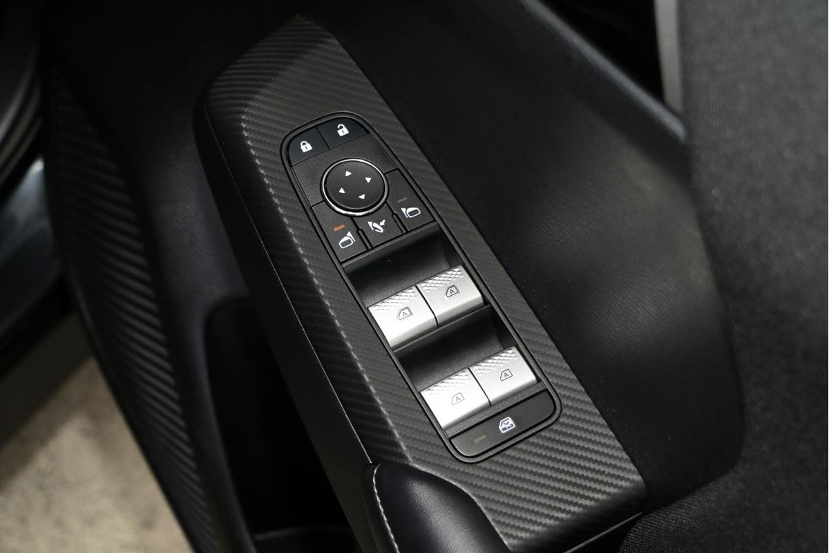 2024 Mitsubishi Outlander LS ZM