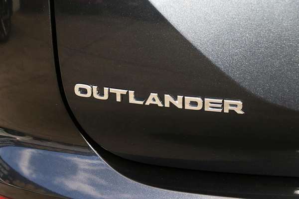 2024 Mitsubishi Outlander LS ZM
