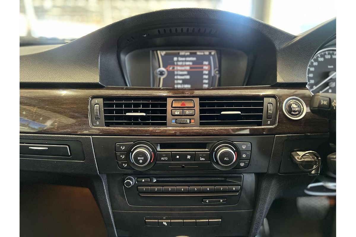 2011 BMW 3 Series 320i Lifestyle E90