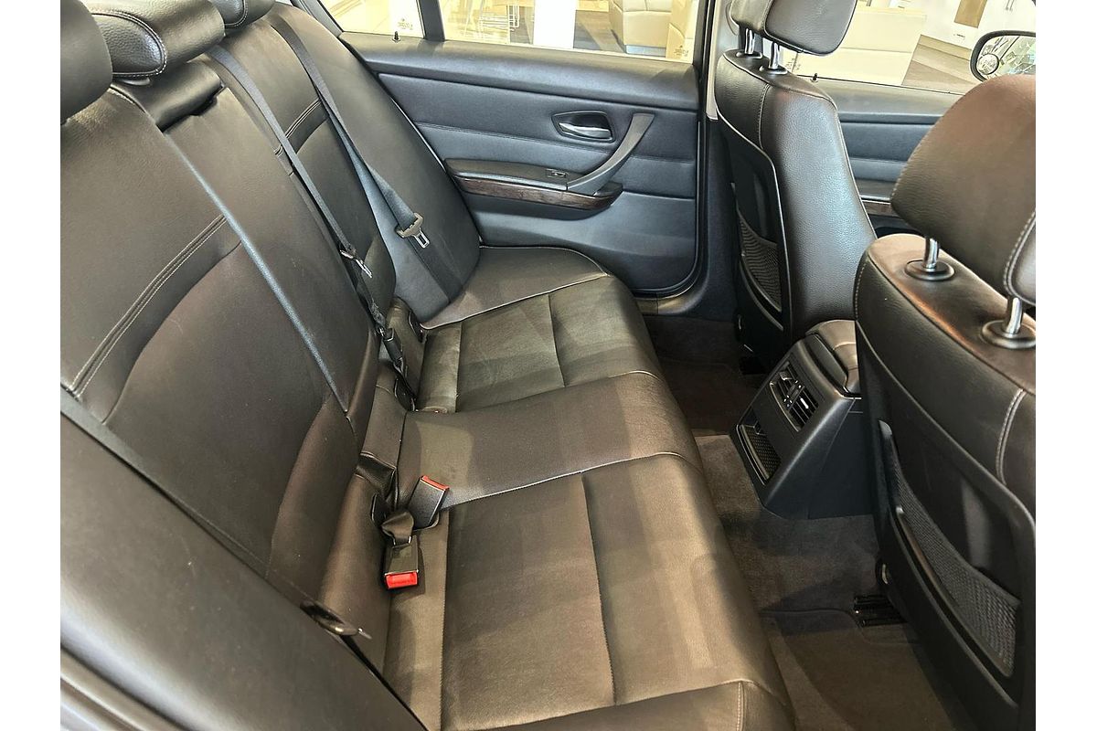 2011 BMW 3 Series 320i Lifestyle E90