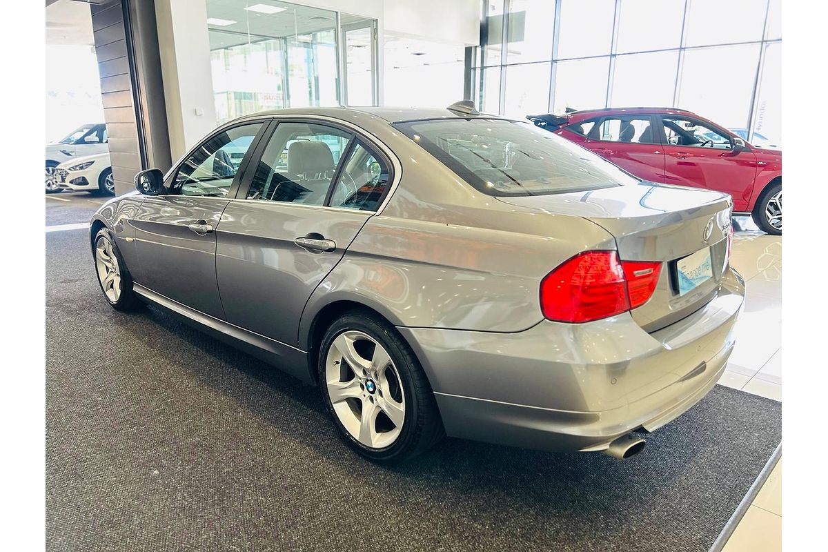 2011 BMW 3 Series 320i Lifestyle E90