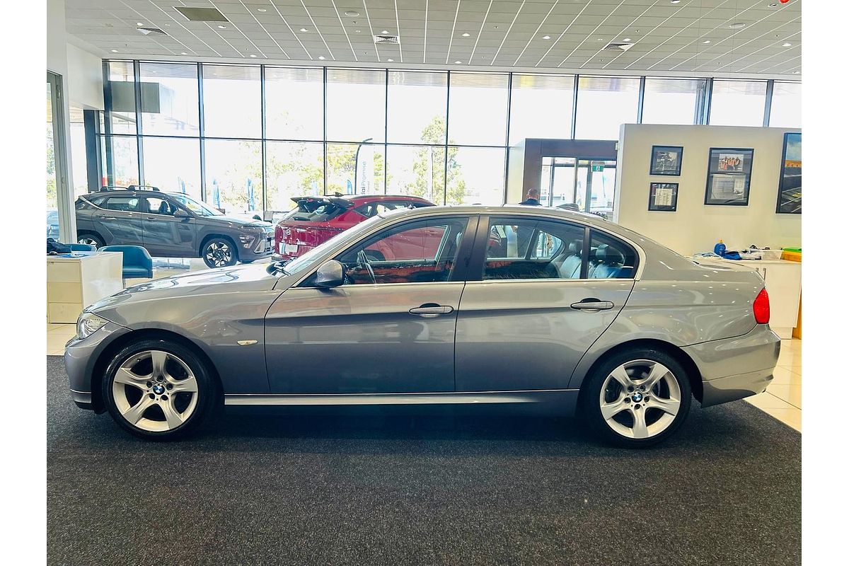 2011 BMW 3 Series 320i Lifestyle E90