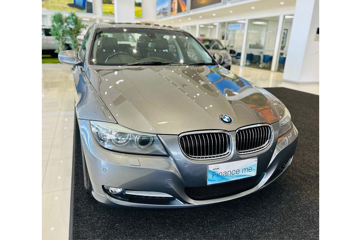 2011 BMW 3 Series 320i Lifestyle E90