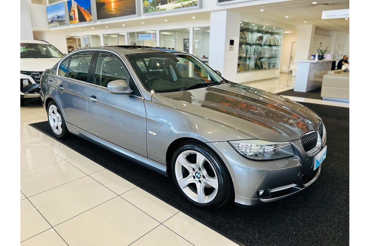 2011 BMW 3 Series 320i Lifestyle E90