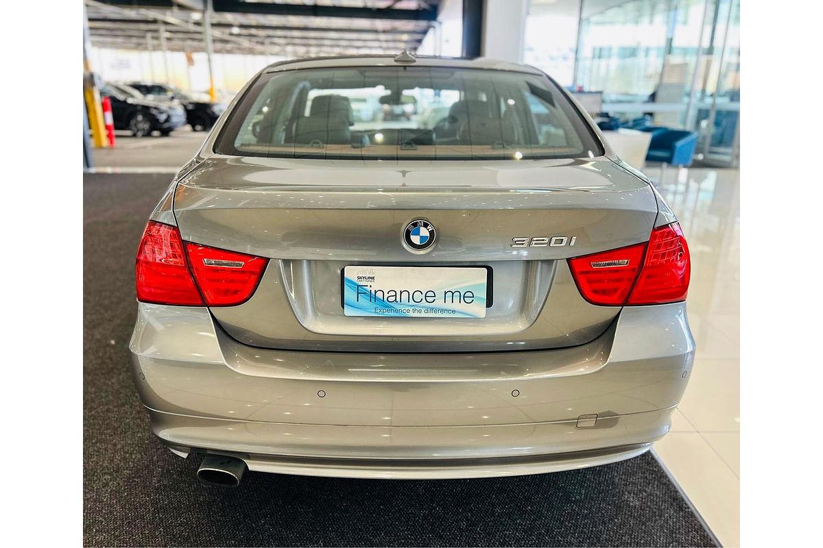 2011 BMW 3 Series 320i Lifestyle E90