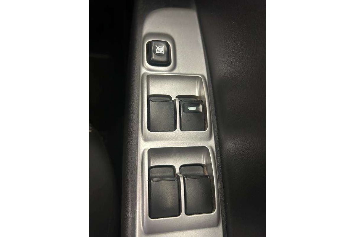 2014 Mitsubishi Triton GLX-R MN 4X4
