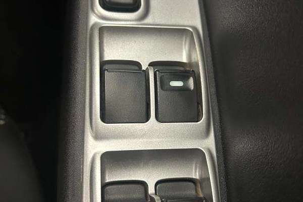 2014 Mitsubishi Triton GLX-R MN 4X4