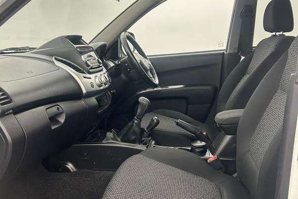 2014 Mitsubishi Triton GLX-R MN 4X4