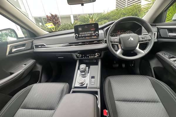 2024 Mitsubishi Outlander ES ZM