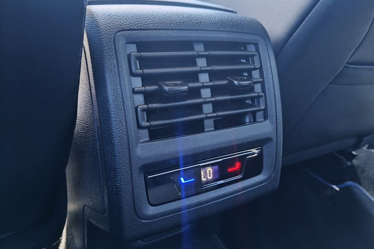 2022 Volkswagen Golf R 8