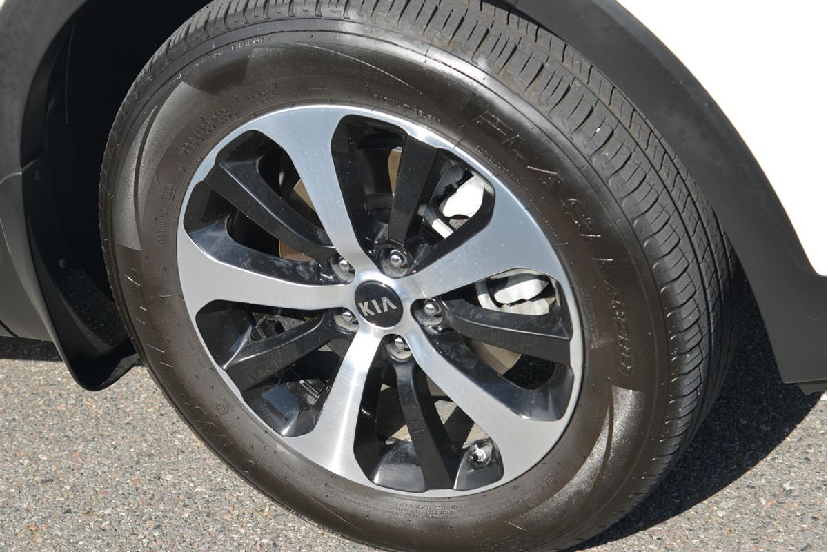 2016 Kia Sorento SLi UM