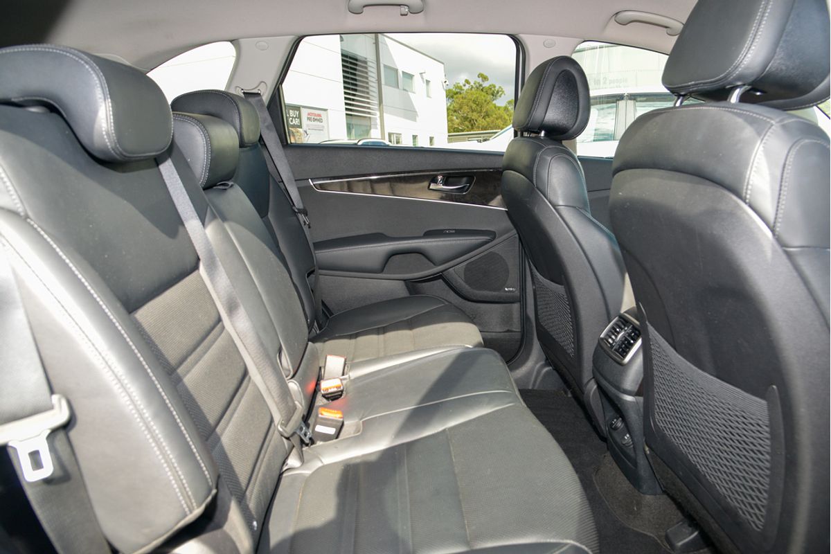 2016 Kia Sorento SLi UM