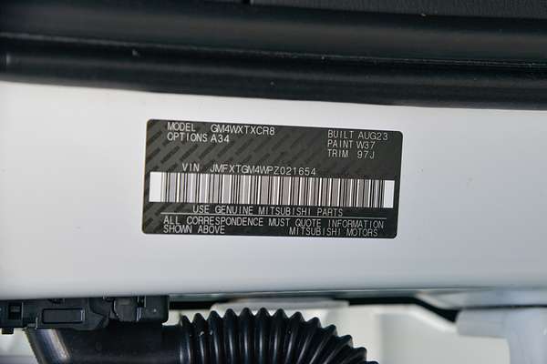 2023 Mitsubishi Outlander LS ZM
