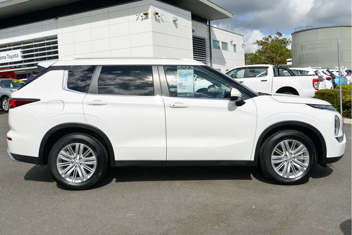 2023 Mitsubishi Outlander LS ZM