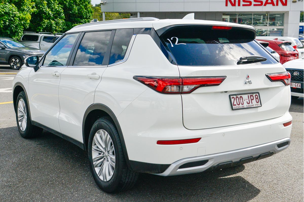 2023 Mitsubishi Outlander LS ZM