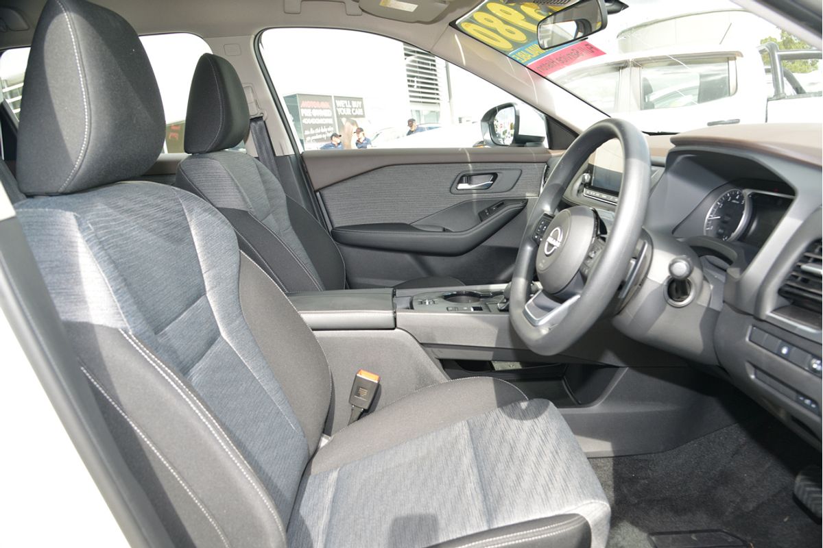 2024 Nissan X-TRAIL ST T33