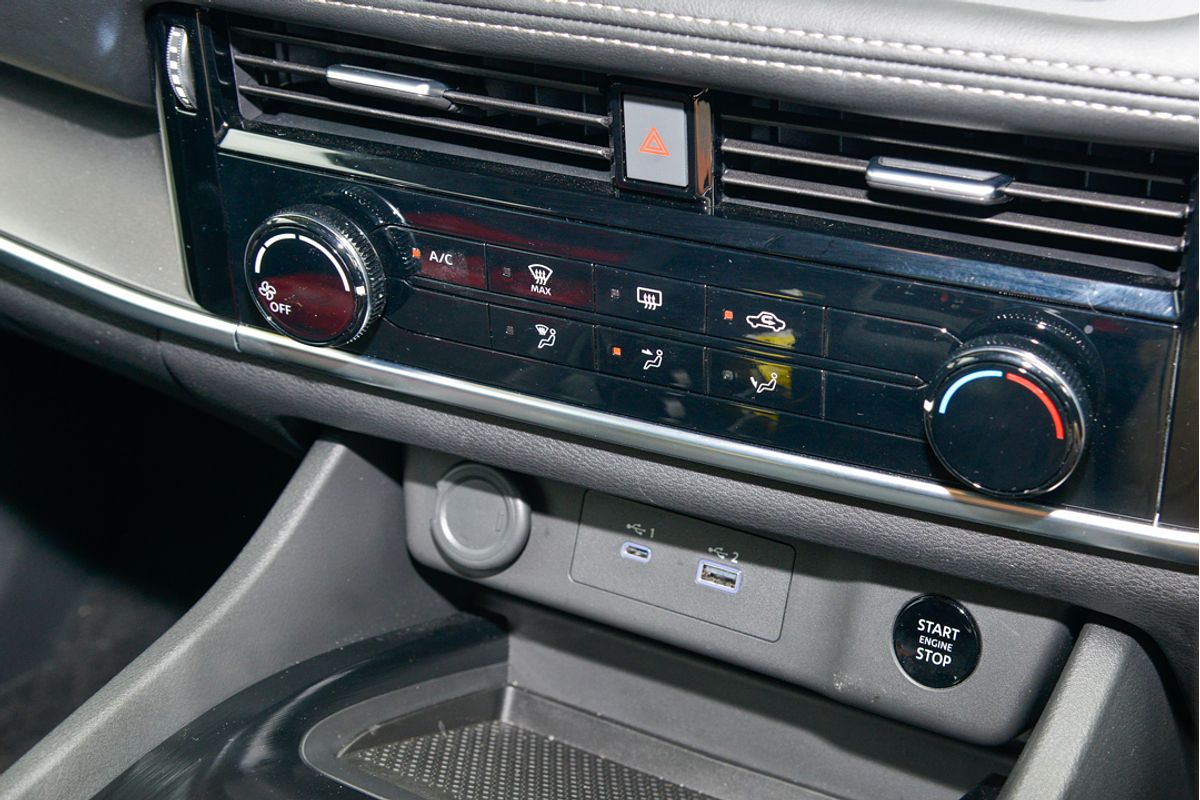 2024 Nissan X-TRAIL ST T33