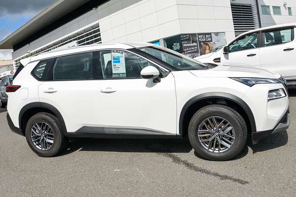 2024 Nissan X-TRAIL ST T33