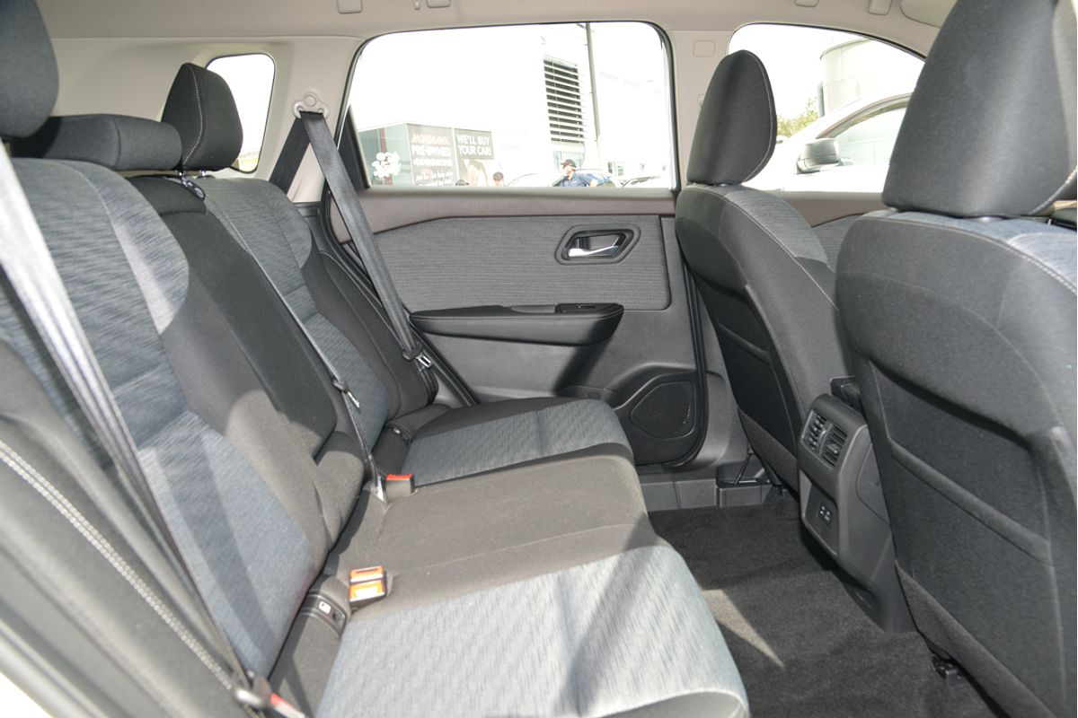 2024 Nissan X-TRAIL ST T33