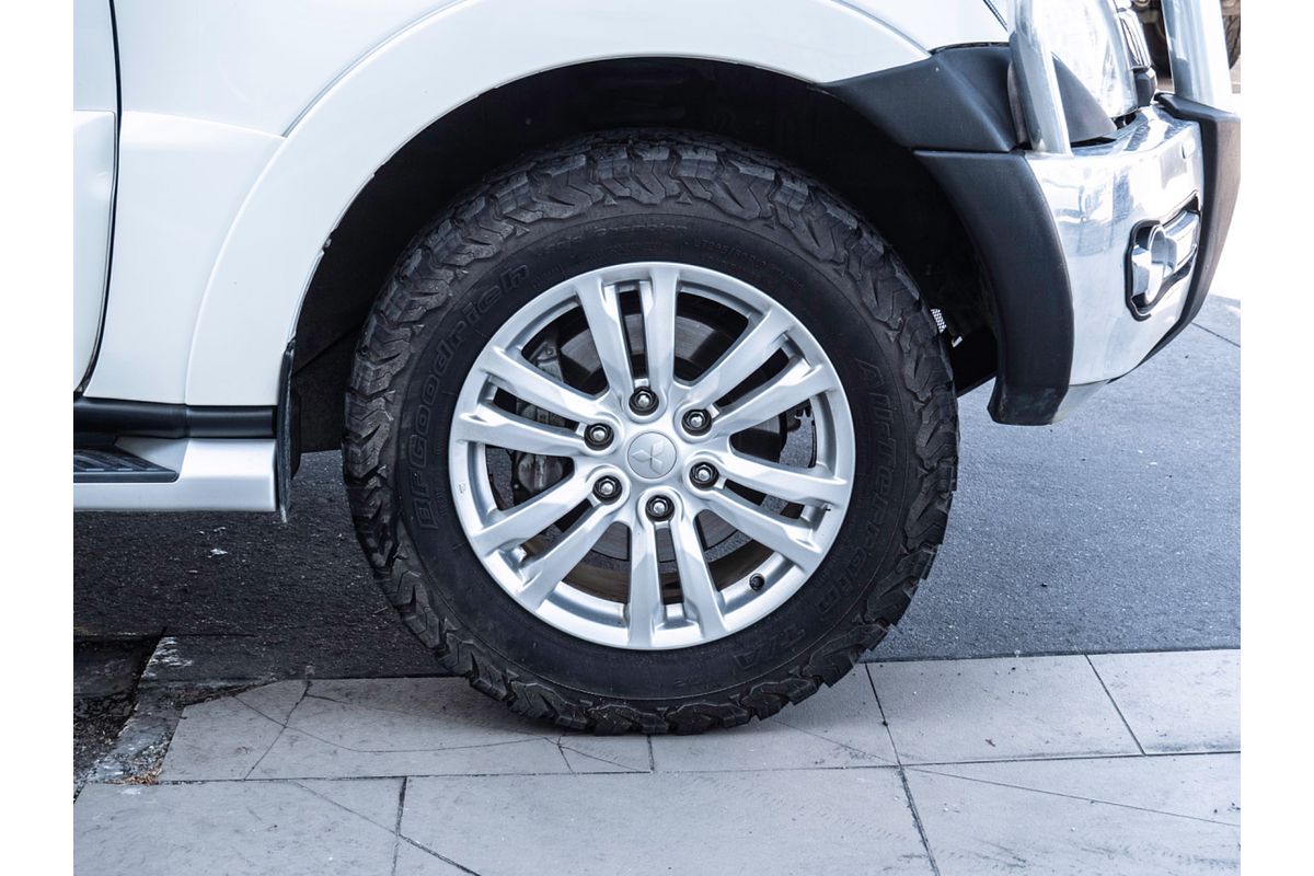 2018 Mitsubishi Pajero Exceed NX