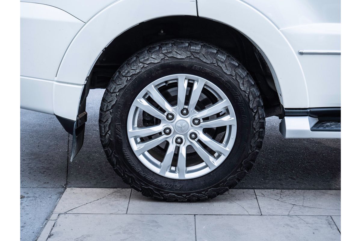 2018 Mitsubishi Pajero Exceed NX