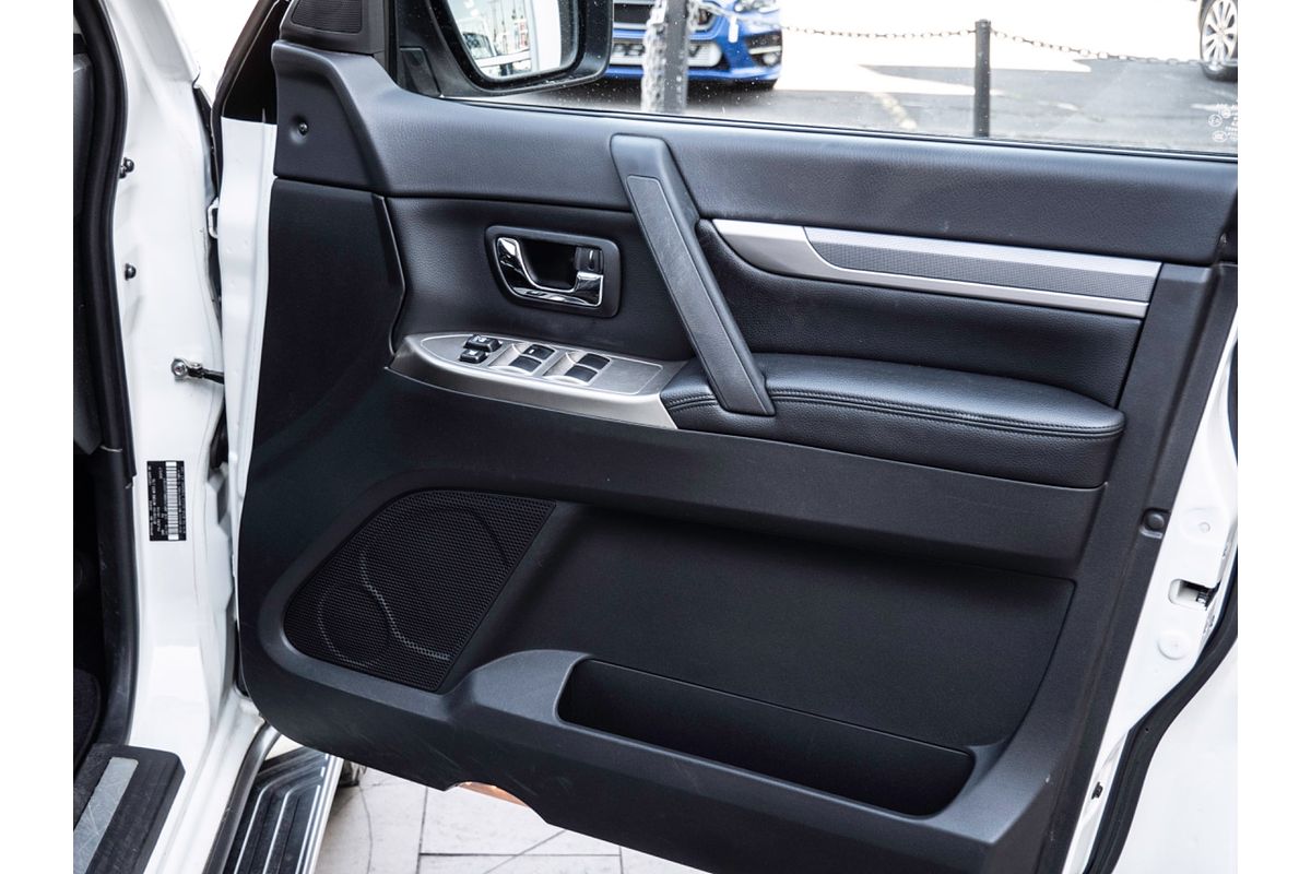 2018 Mitsubishi Pajero Exceed NX