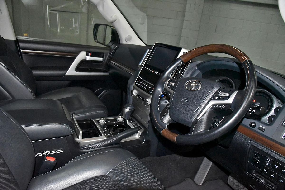2019 Toyota Landcruiser Sahara VDJ200R