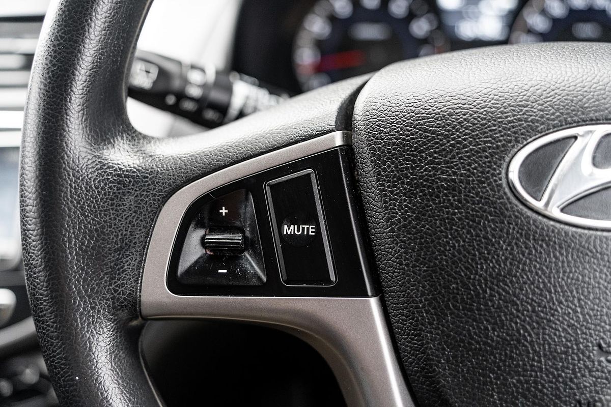 2014 Hyundai Accent Active RB2