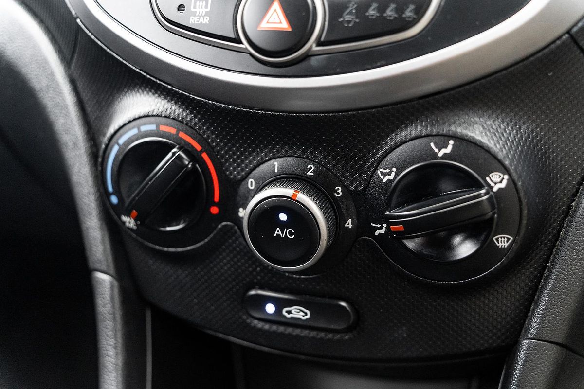 2014 Hyundai Accent Active RB2