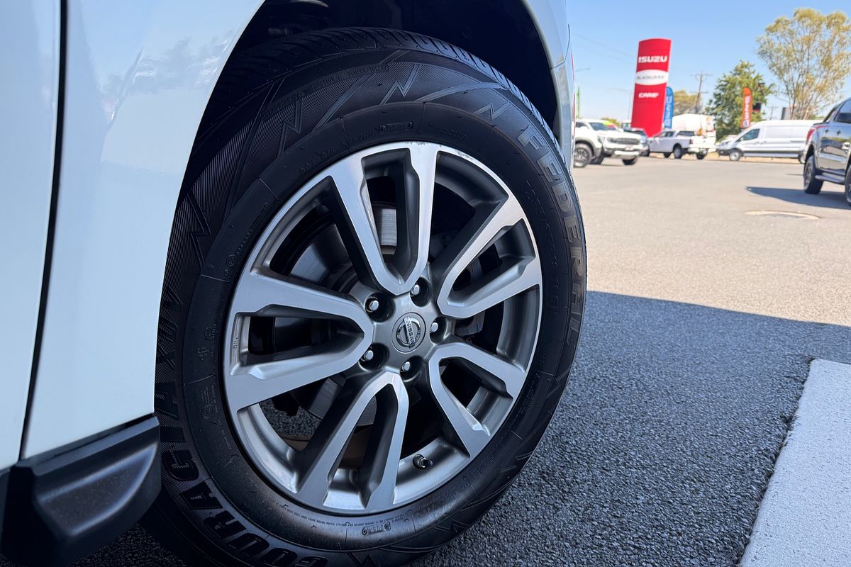 2016 Nissan Pathfinder ST-L R52