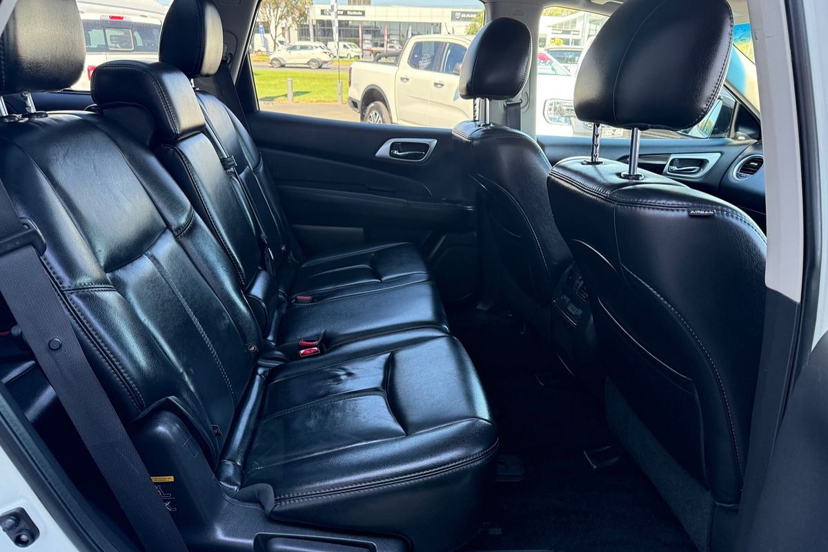 2016 Nissan Pathfinder ST-L R52