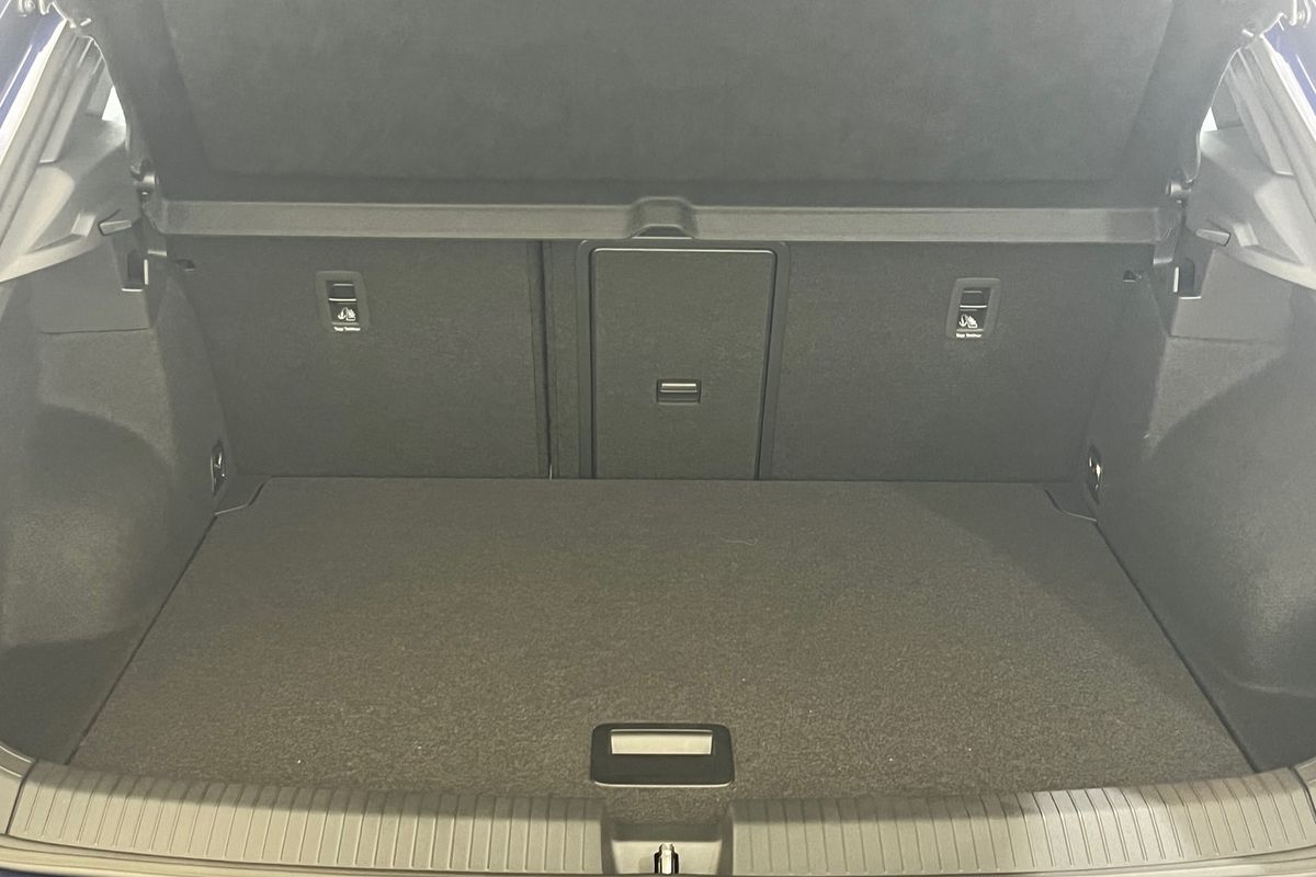 2024 Volkswagen T-Roc 140TSI R-Line D11