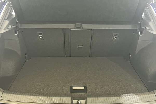 2024 Volkswagen T-Roc 140TSI R-Line D11