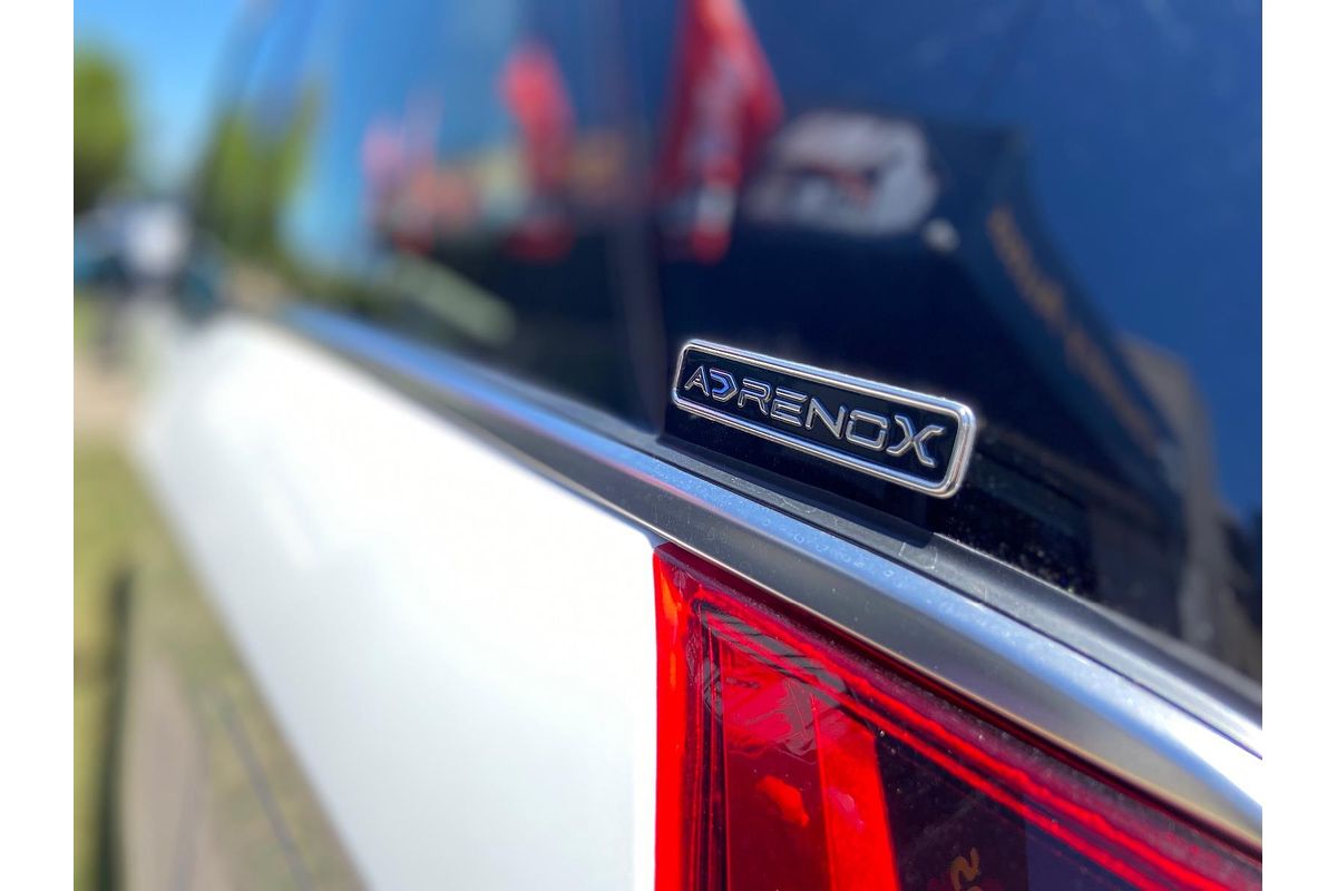 2023 Mahindra XUV700 AX7L