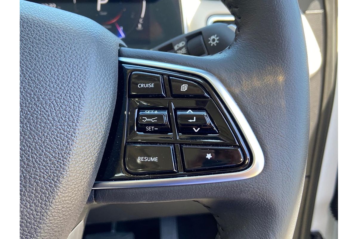 2023 Mahindra XUV700 AX7L