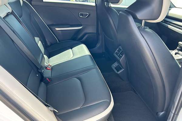2025 Kia K4 GT-Line CL4m