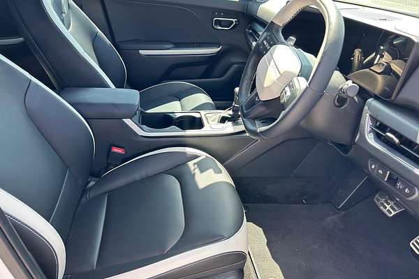 2025 Kia K4 GT-Line CL4m