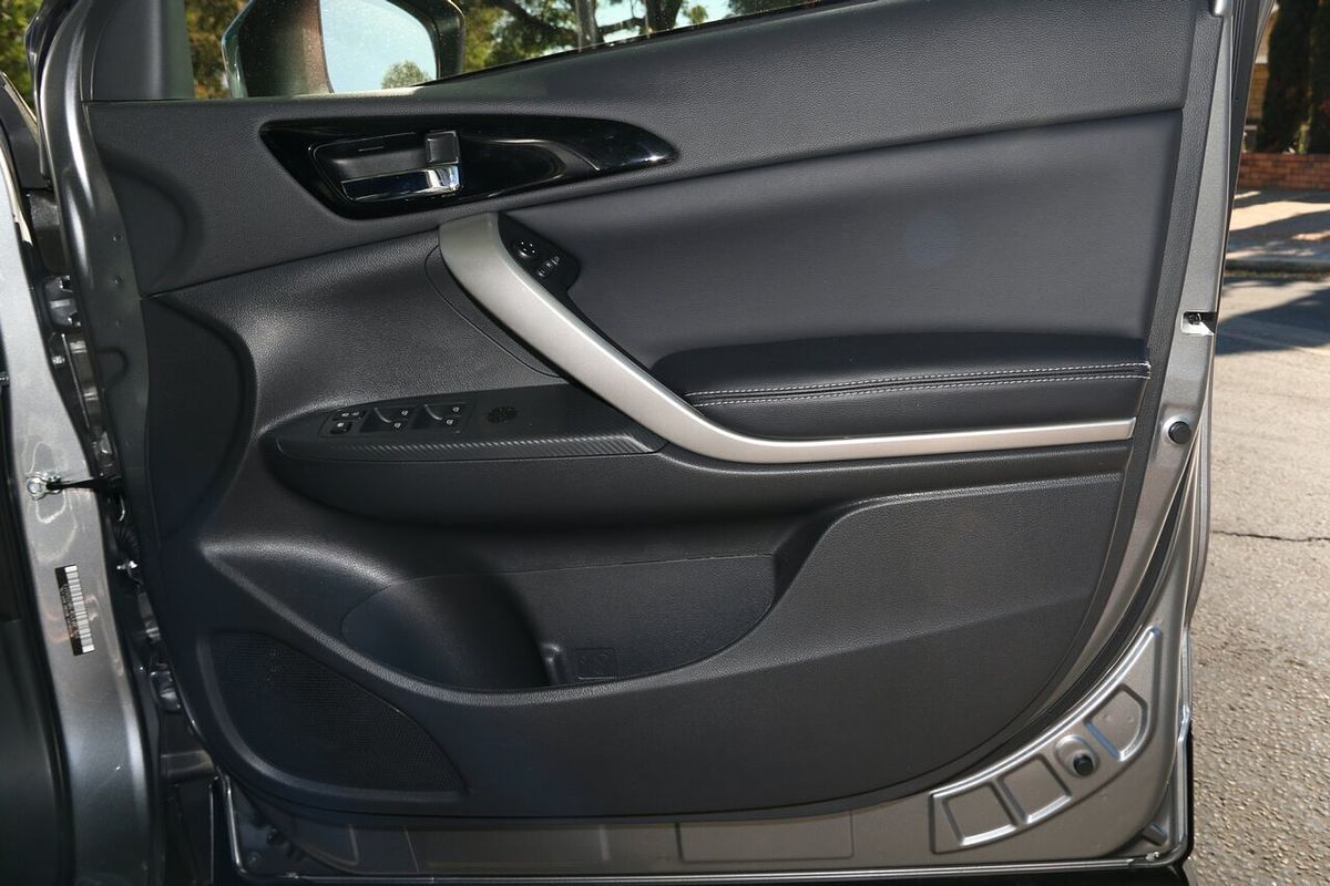 2024 Mitsubishi Eclipse Cross Exceed YB