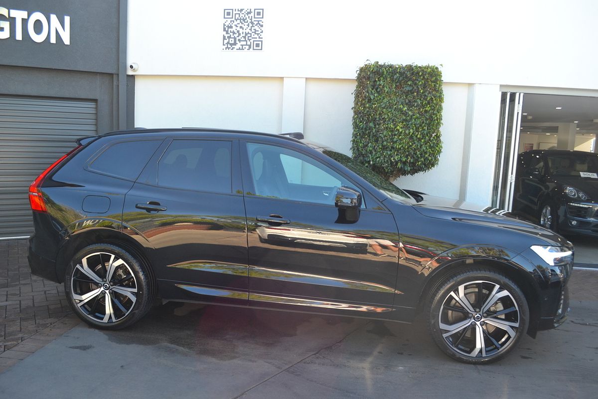 2022 Volvo XC60 B6 R-Design