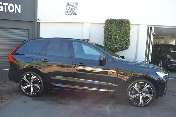 2022 Volvo XC60 B6 R-Design