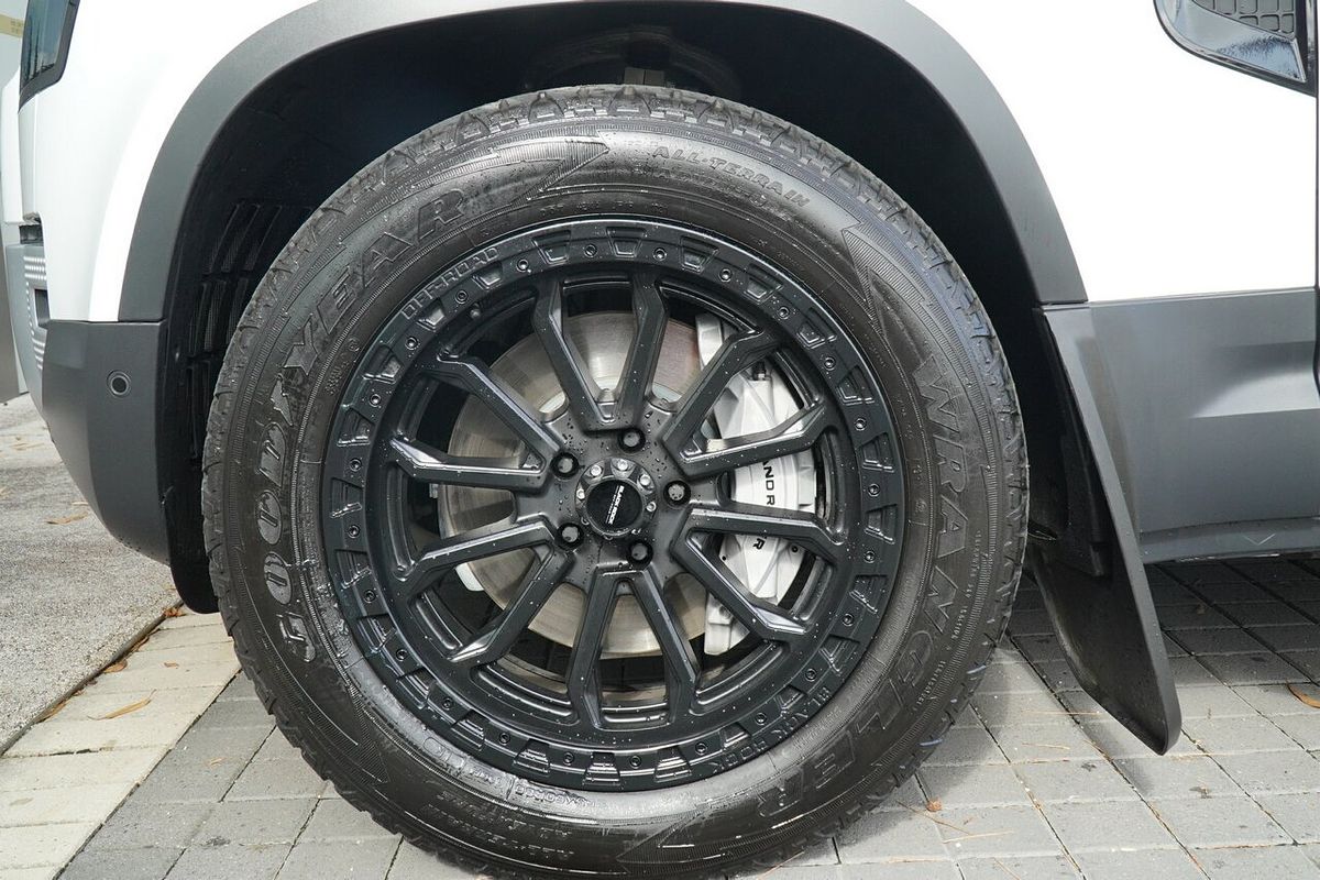 2021 Land Rover Defender 110 P400 SE L663