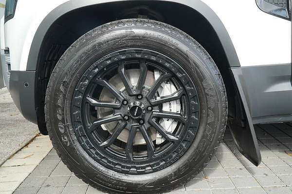 2021 Land Rover Defender 110 P400 SE L663