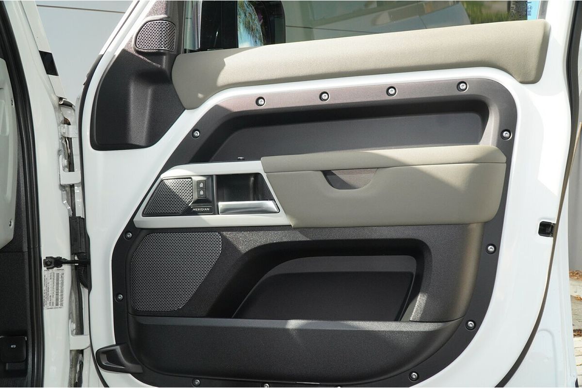2021 Land Rover Defender 110 P400 SE L663