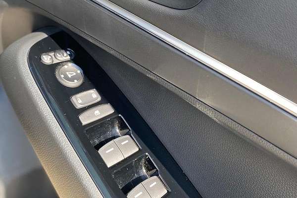2023 Honda HR-V e:HEV L
