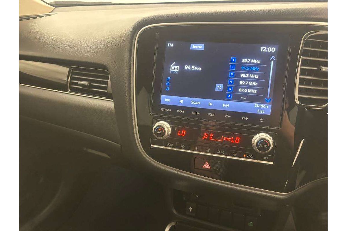 2020 Mitsubishi Outlander LS ZL