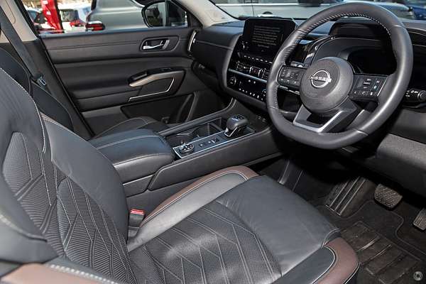 2024 Nissan Pathfinder Ti-L R53