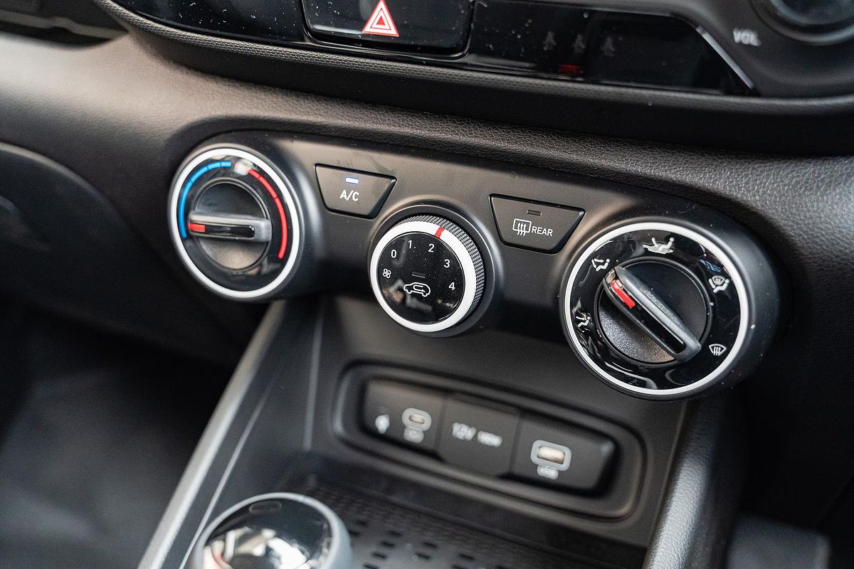 2025 Hyundai Venue Active QX.V5