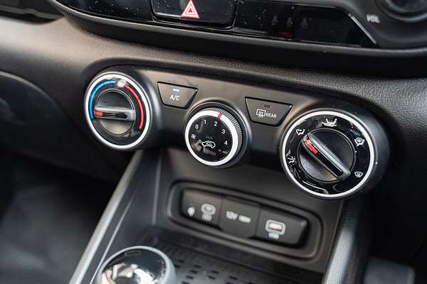 2025 Hyundai Venue Active QX.V5